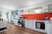 Green Acres Cottage -'Getaway' - East Deep Creek - 3-Star