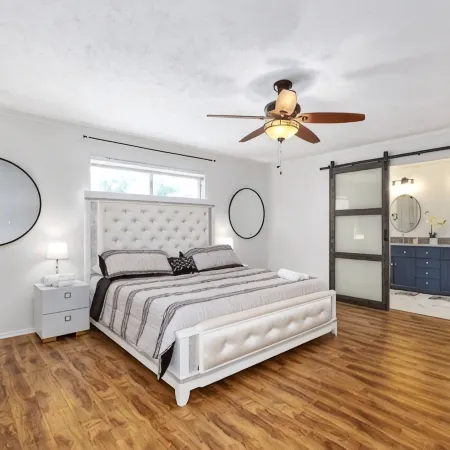 Stylish 5Br  3BA Home w/Pool  Perfect for 16Ppl Hotéis em Allen