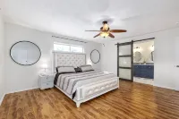 Stylish 5Br  3BA Home w/Pool  Perfect for 16Ppl