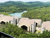 Spacious 4-bedroom penthouse condo in beautiful Branson with Lakeview