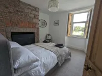 Coble Cottage. By the sea, family and dog friendly - Homestays