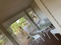 Renovated Peaceful Luxury Walk to Mall Park Publix - 4-Star