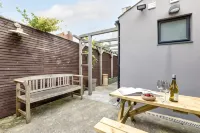 Cosy Fisherman’s Cottage, minutes from High Street, Harbour & Beach