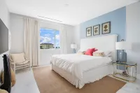 *NEW* Oceanfront apartment steps away from Baha Mar - 3-Star