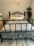 Warm and Cozy Home in Quiet Neighborhood!! LLC