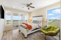 Beautiful Oasis on the Bay! Gorgeous Views, Great Fishing and Pool Access! - 4-Star