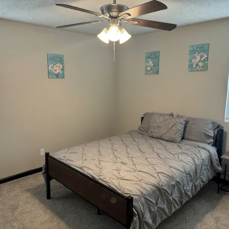Charming 4-bedroom farmhouse with WiFi, AC in welcoming Spencer