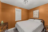 The Pit Stop - Car Themed Apartment in Blackfoot