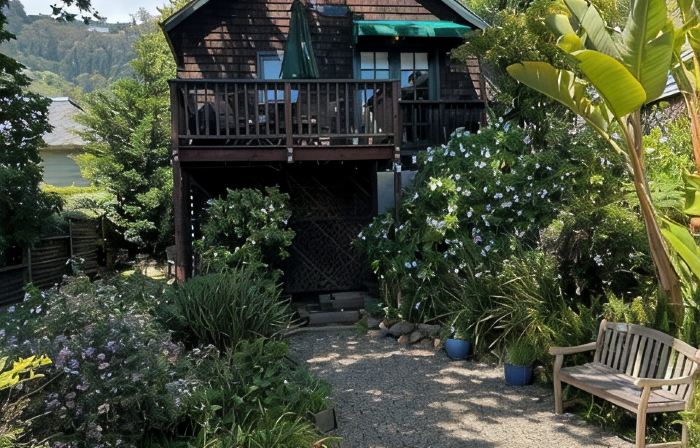 Cozy quiet & relaxing hide-a-way in the heart of Sausalito's ‘Hurricane Gulch
