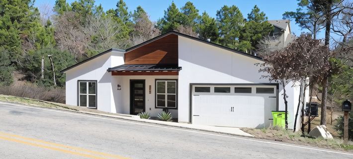 Master suite/ Soaking Tub/ Spacious Kitchen Hotels in Bastrop County