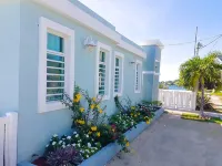 Seahorse Suite – Stunning Caribbean Views , Covered Terrace & Family Friendly! Hotel di Culebra