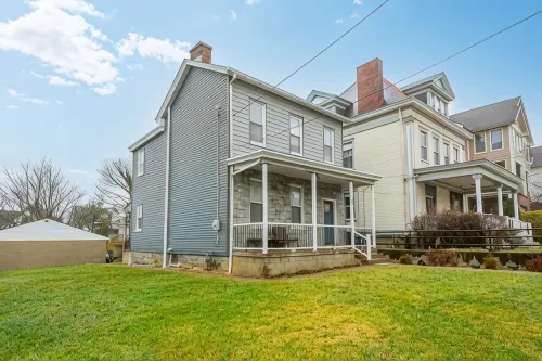 LOCATION! Walkable to inclines & stunning views - Bungalows