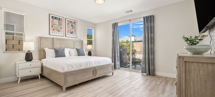 NEW Lush Luxury Living-Heated Pool/Spa Included. Walking distance to Coachella Hoteles en Indio