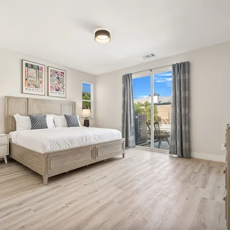 NEW Lush Luxury Living-Heated Pool/Spa Included. Walking distance to Coachella
