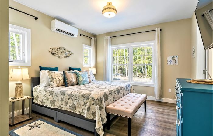 Shipbuilder's Retreat, Unit 2, Sleeps 6, 5 minutes to Harbor