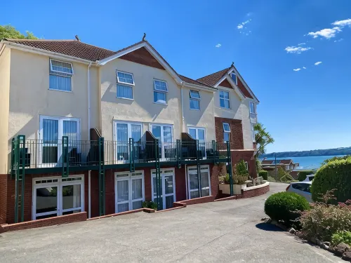 Walking distance to Goodrington and Paignton beach, bars, restaurants and shops. - 3-Star