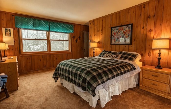 Forest Lane - Roomy Mt Snow 5 Bedroom Home with Hot Tub!