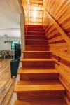 Luxurious cabin with fire pit, kayaks, and dock. - balcony