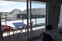 Superb T3 apartment in a quiet location overlooking the port of Crouesty - piscine