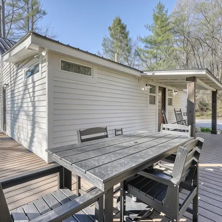 Old Turner - Remodeled Farmhouse w/Firepit, 2 BRs, Near Hikes. Dog-Friendly!