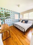 Funky Beach Bungalow. Premier location! Coolest place in town. - Wifi