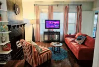 Charm Near Cleve Clinic/Cwru/UH - Larchmere Blvd w/Porch - balcony