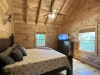 Cozy Cabin Minutes to Helen and best hiking trails in the area! Pet Friendly! - Alppimaja