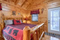Bear Hugs cabin nestled in the woods. - Boutique