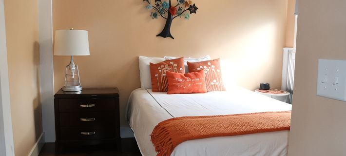 Lucy's Loft above the Nashville Fudge Kitchen in the heart of Nashville, Indiana Hotels in Brown County
