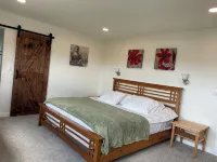 Amazing vineyard views! Conveniently located close to freeways and downtown. - 3-Star
