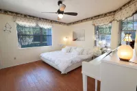 PALM CREEK GETAWAY spring meets gulf+pool & spa - 4-Star