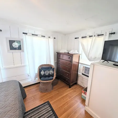 ⭐ SandDollar Suite - Private Deck with Gorgeous Views of Onset Beach ⭐