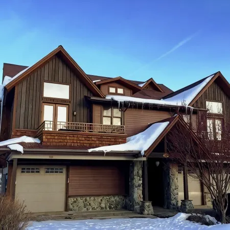 Beautiful Condo Retreat on the River