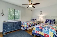 Short walk to the beach- 2BR, 2BA “Tranquility on Amelia" - 2성급