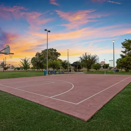Chateau Balboa! Heated Pool/BBQ/Family Friendly