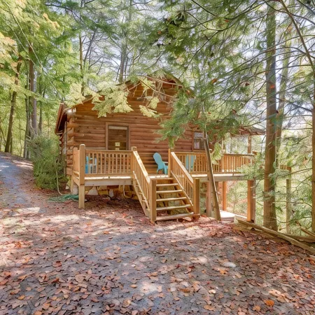 Great Mountain Views, Family Friendly, Hot tub, 5 miles to Downtown Blue Ridge