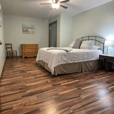 Our Boatyard Loft and Suites Unit A