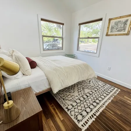 Renovated Retro Bungalow - Walk to Downtown!