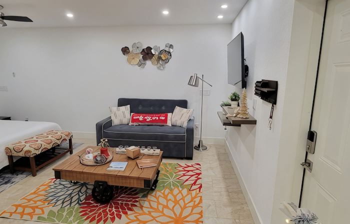 Home Paradise, Cozy guest suite in Ruskin POOLS HIGH SPEED WIFI BEACH MINUTES!!!