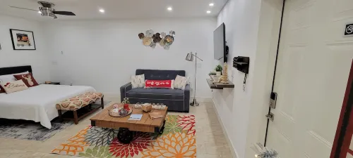 Home Paradise, Cozy guest suite in Ruskin POOLS HIGH SPEED WIFI BEACH MINUTES!!! - Pool
