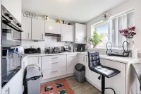 Apartment Sleeps 10 - Pets Parking Ev Charging - parking