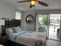 Paradise!Canal-River front heated pool house with Gulf ofMexico access.Remodeled - Wifi