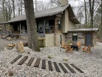 Modern cabin on beautiful Lake Greeson 45 minutes from Hot Springs! - de charme