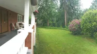 Spacious and charming home in a park-like setting - Wifi