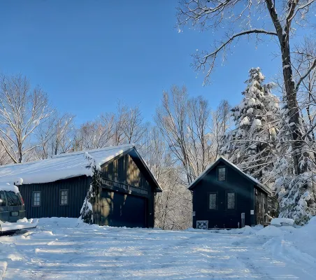 Northwoods Studio Suites minutes from Craftsbury Outdoor Center. Pet friendly! - Apartments