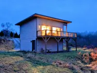 Sunsets over the mountains! Deer grazing daily! A truly pastoral setting! - Wifi