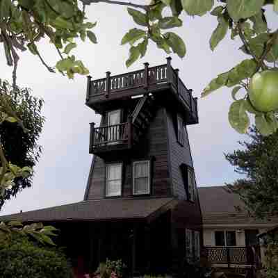 Mendocino Village Water Tower - Ocean & Garden Views Hotel Exterior