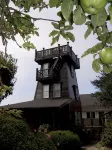 Mendocino Village Water Tower - Ocean & Garden Views - Wifi