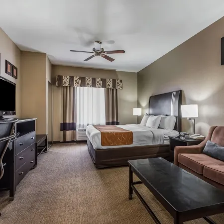 Comfort Suites Bakersfield
