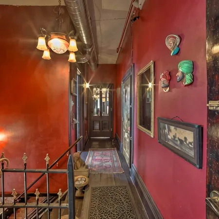 Vintage Apartment in Historic Downtown la Porte! Ξενοδοχεία στην πόλη La Porte